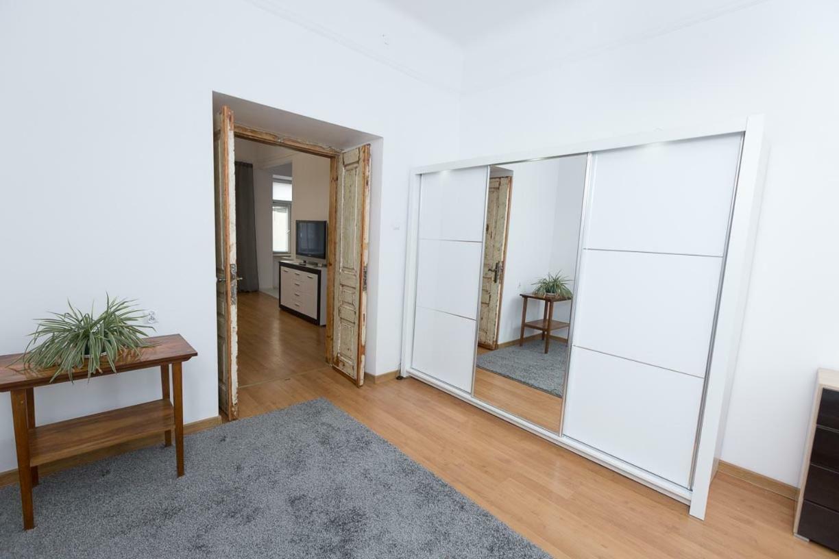 Apartment - Old Town - Cyrulicza Lublin Ngoại thất bức ảnh